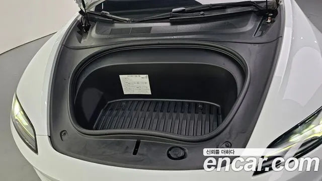 Tesla Model 3 2024 thumb 5
