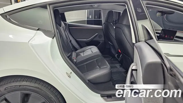 Tesla Model 3 2024 thumb 11