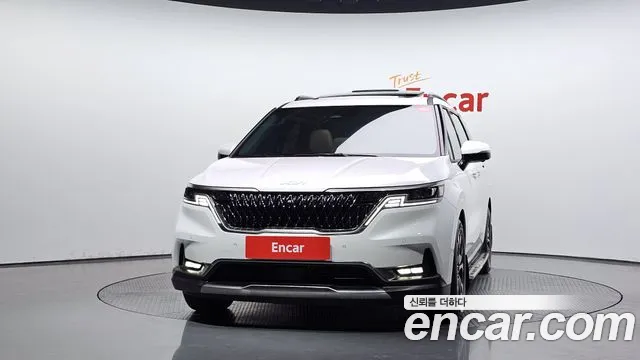 Kia Carnival 2023 thumb 3