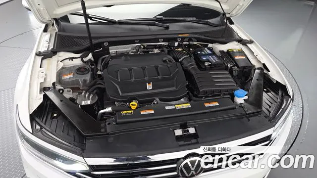 Volkswagen Passat (North America and China) 2022 thumb 5
