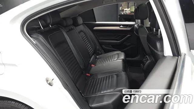 Volkswagen Passat (North America and China) 2022 thumb 11