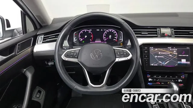 Volkswagen Passat (North America and China) 2022 thumb 12