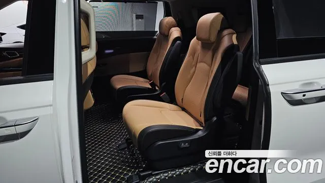 Kia Carnival 2023 thumb 11