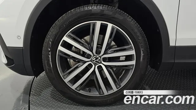 Volkswagen Tiguan 2023 thumb 5