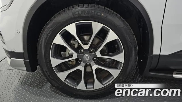 Renault-KoreaSamsung Koleos 2018 thumb 5