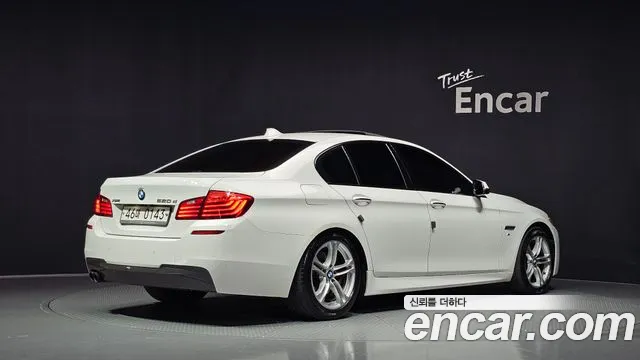 BMW 5-Series 2016 thumb 2