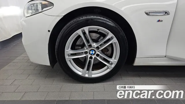 BMW 5-Series 2016 thumb 5