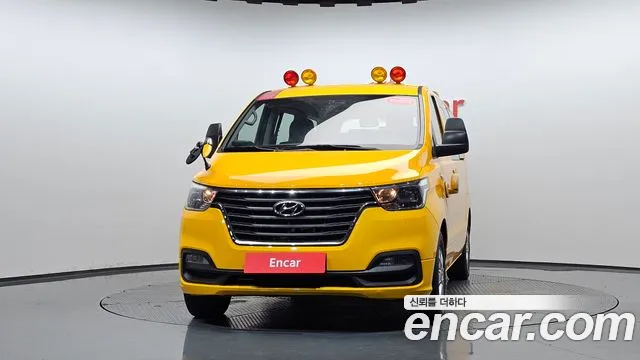 Hyundai Starex 2018 thumb 2