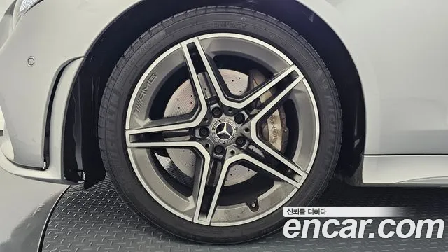 Mercedes-Benz CLS-Class 2019 thumb 4