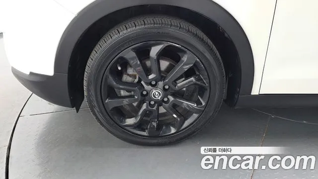 KG_Mobility_Ssangyong TIBOLI 2015 thumb 5