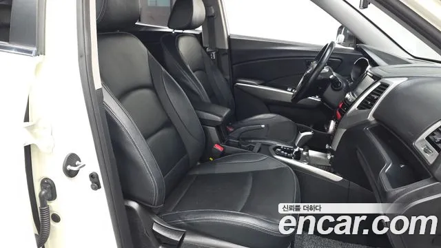 KG_Mobility_Ssangyong TIBOLI 2015 thumb 11