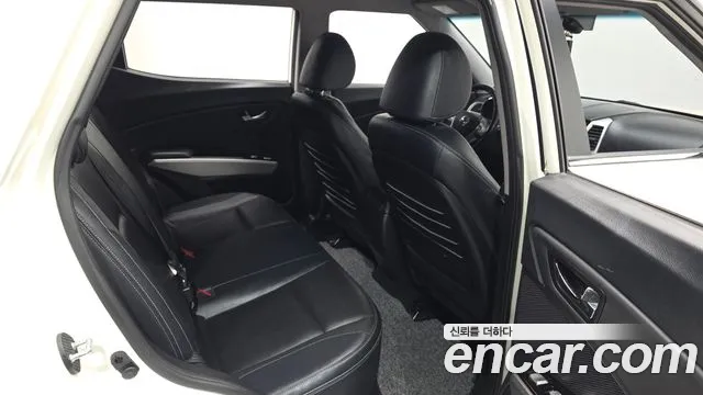 KG_Mobility_Ssangyong TIBOLI 2015 thumb 12