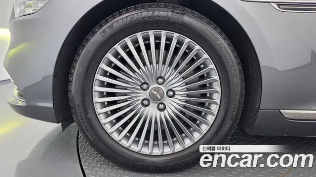 Genesis G90 2019 thumb 4