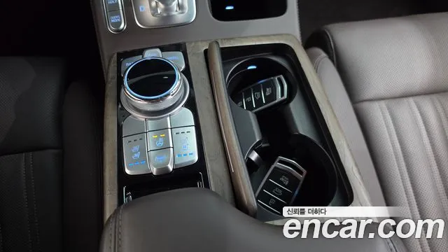 Genesis G90 2019 thumb 8
