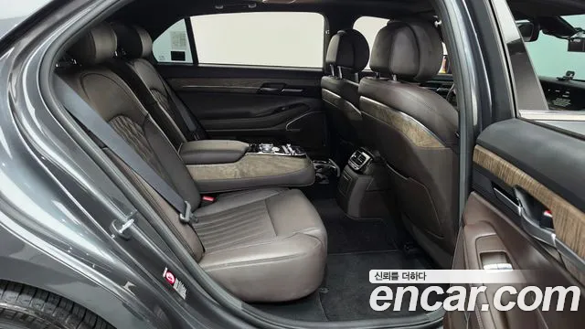 Genesis G90 2019 thumb 10