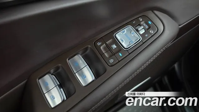 Genesis G90 2019 thumb 12
