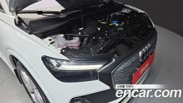 Audi Q4 e-tron 2022 thumb 6