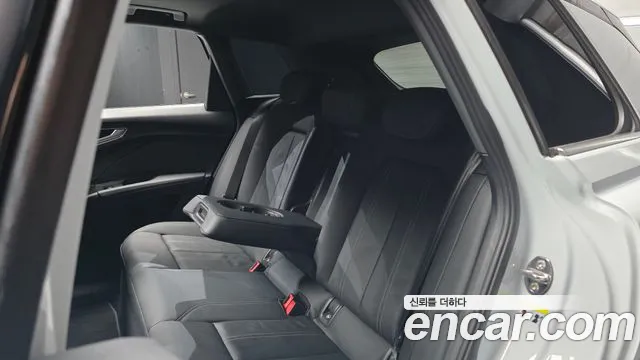 Audi Q4 e-tron 2022 thumb 11