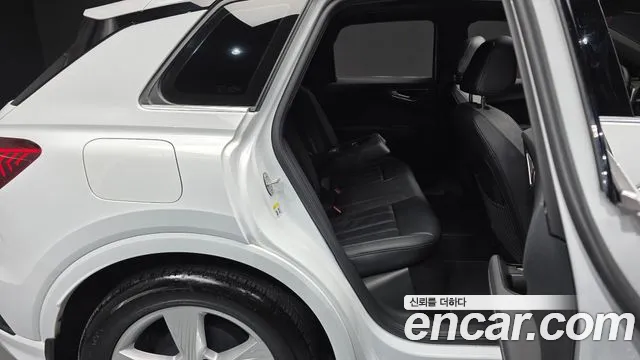 Audi Q4 e-tron 2022 thumb 12