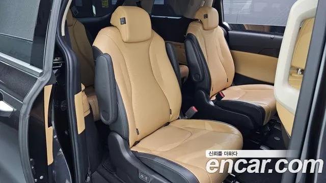 Kia Carnival 2021 thumb 11