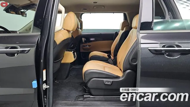 Kia Carnival 2021 thumb 12