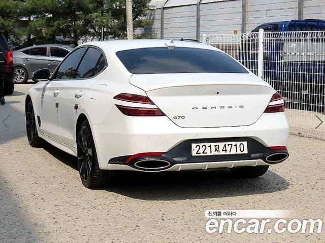 Genesis G70 2021 thumb 3