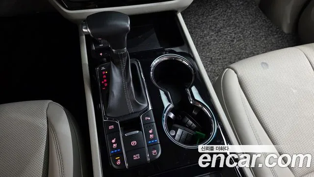 Kia Carnival 2018 thumb 9