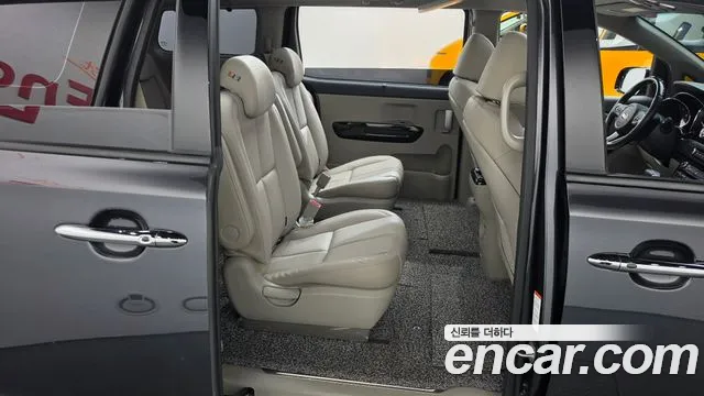 Kia Carnival 2018 thumb 12