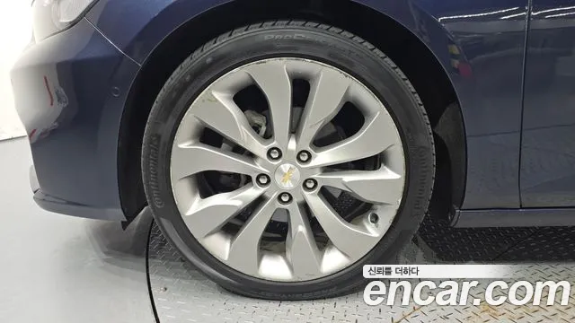 ChevroletGMDaewoo Malibu 2017 thumb 4