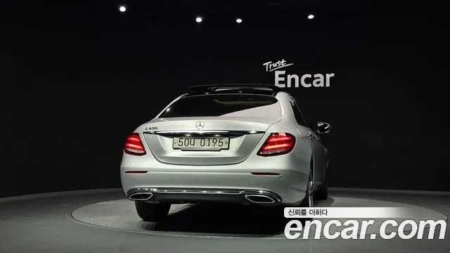 Mercedes-Benz E-Класс 2016 thumb 4