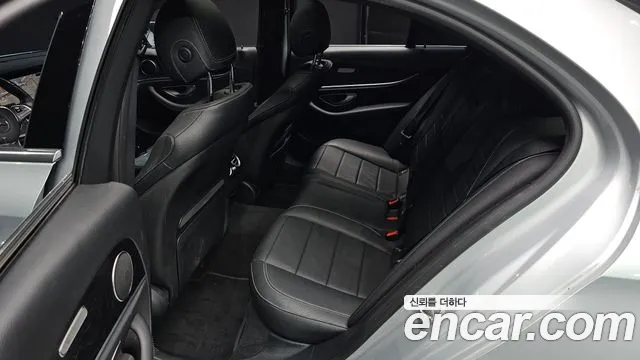 Mercedes-Benz E-Класс 2016 thumb 11
