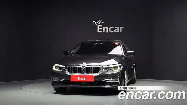 BMW 5-Series 2019 thumb 3