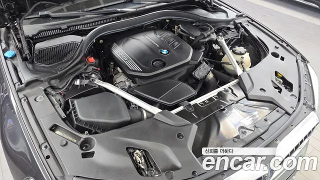 BMW 5-Series 2019 thumb 6