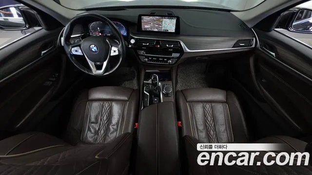 BMW 5-Series 2019 thumb 7