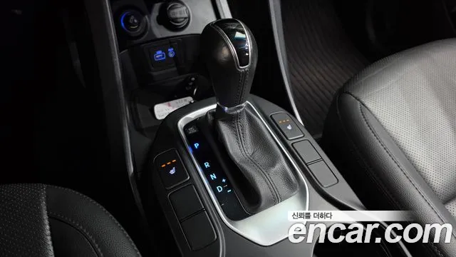 Hyundai Santa Fe 2016 thumb 9