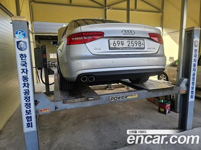 Audi A4 2014 thumb 2