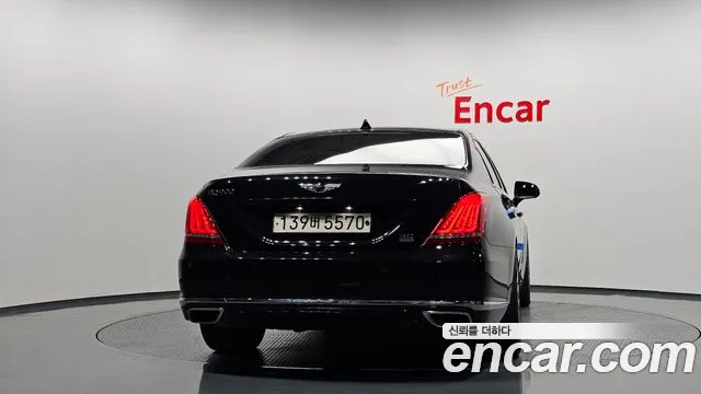 Genesis G90 2017 thumb 3