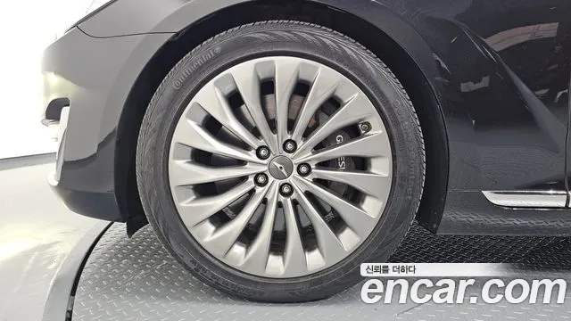 Genesis G90 2017 thumb 4