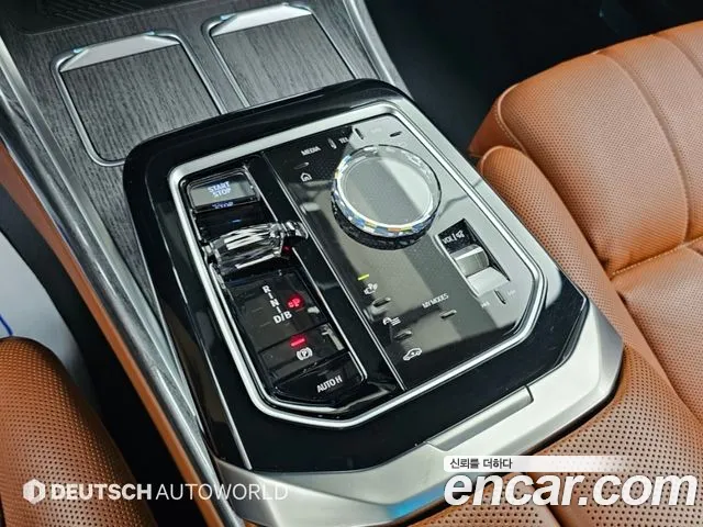 BMW i7 2023 thumb 9