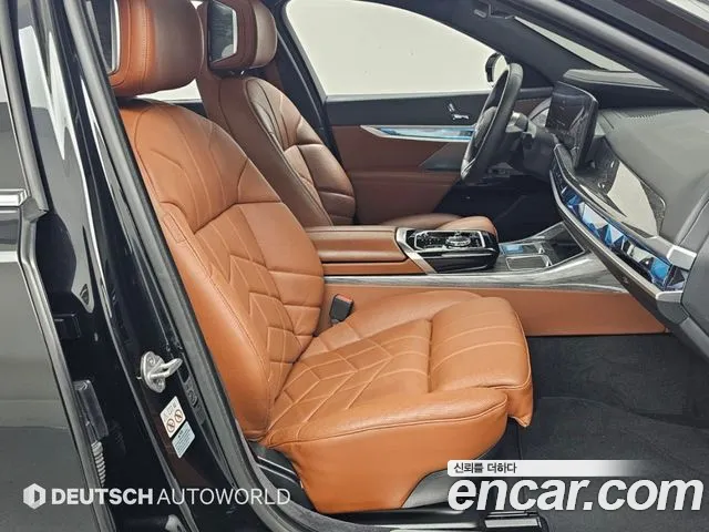 BMW i7 2023 thumb 10