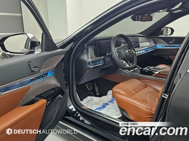 BMW i7 2023 thumb 12