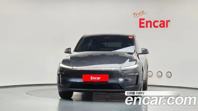 Tesla Model Y 2025 thumb 3