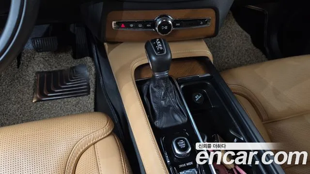 Volvo XC90 2020 thumb 9