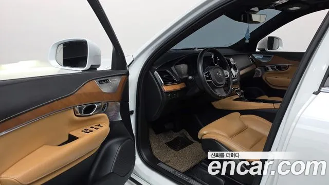 Volvo XC90 2020 thumb 10