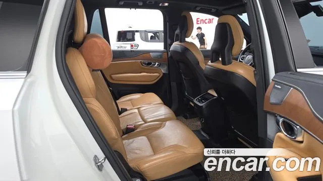 Volvo XC90 2020 thumb 11