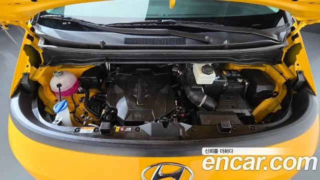 Hyundai Staria 2023 thumb 5