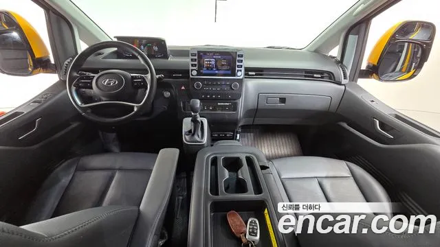 Hyundai Staria 2023 thumb 6