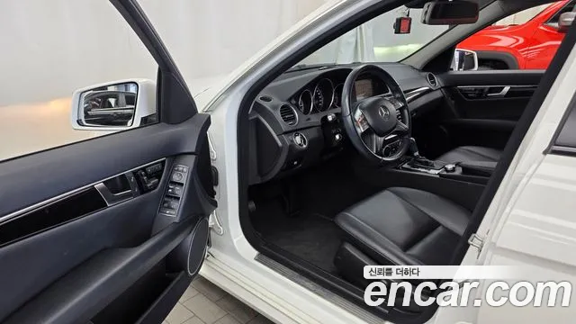 Mercedes-Benz C-Класс 2014 thumb 10
