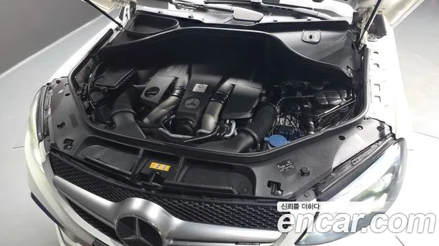 Mercedes-Benz GLE 2016 thumb 6
