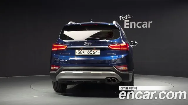 Hyundai Santa Fe 2018 thumb 3